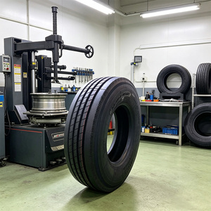 Fabricante Profesional, Venta al Por Mayor, Neumático de Camión 295/80R22.5 de Alta Calidad para Semirremolques y Uso Nocturno a Bajo Precio - Product Image 1