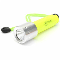 Lampe de plongée LED haute luminosité T6, torche sous-marine en plastique, étanche, 50m, nouvelle collection