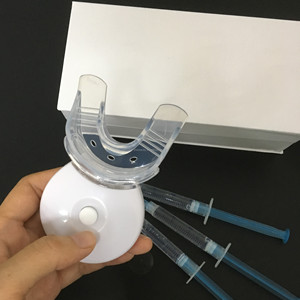 Kit de blanchiment des dents, seringue de peroxyde de Carbamide, légère, plateaux - Product Image 1