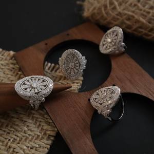 Anillo Italiano Vintage con Diamantes en Forma de Margarita, Plata de Ley S925, Corte Radiante, Diamantes Completos, Flores Huecas, Anillo para el Dedo Índice - Product Image 4