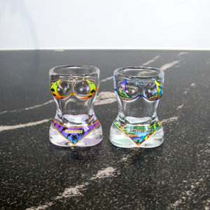 Verres à shot personnalisables en forme de bikini 3D pour la Roumanie, Barcelone, Lloret de Mar, verres à shot souvenirs avec logo personnalisé - Product Image 1