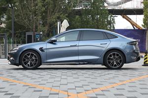 YK รถซีดานไฟฟ้าตระกูล AWD สำหรับผู้ใหญ่ยานยนต์ที่ใช้พลังงาน2025 BYD - Product Image 2