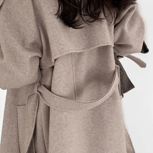 Manteau en laine pour femme - Élégant manteau long d'hiver à double boutonnage avec ceinture, coupe ajustée, couleur avoine - Logo personnalisé - Product Image 5