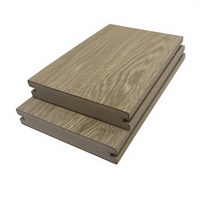 Planche de terrasse en PVC composite solide antidérapante stratifiée de luxe, aspect bois véritable chêne, pour jardin, terrasse, bord de piscine