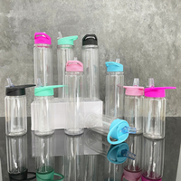 Bouteille d'eau extérieure de boule à neige en plastique à double paroi de 10oz/15oz sans BPA avec couvercles de couleur paille rabattable pour le bricolage