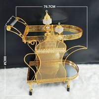 Chariot de service portable et mobile en métal doré à trois niveaux avec colonnes en cristal et papillons, style hôtelier cinq étoiles européen, idéal pour les mariages
