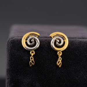 Boucles d'oreilles pour femmes en or jaune pur 22 carats de qualité supérieure, conçues pour un usage quotidien, offrant un design élégant de boucles d'oreilles à clous - Product Image 3