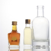 Mini Botellas de Vidrio Oslo para Bebidas Alcohólicas de 100 ml y 50 ml de Capacidad con Tapa de Corcho, Muestra Gratis