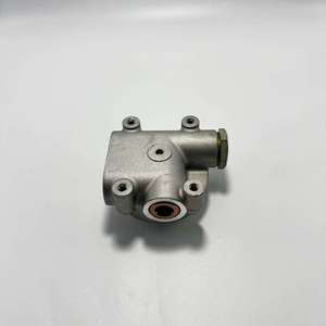 กรองน้ำมันเครื่อง Komatsu PC200/220-7 PC200/210/240-8 Hyundai R215/225-7 รุ่น 6D107  6731-51-5211 6731-51-5210 6754-52-5310 - Product Image 2