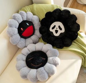 Coussin en peluche doux et coloré en forme de fleur avec rembourrage en coton PP, matériau en coton, unisexe, pour la décoration de Noël - Product Image 5