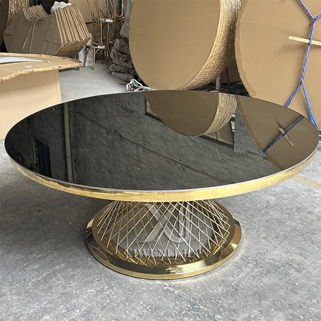 Goldenen Tisch: Luxus-Design für Hochzeiten & Events