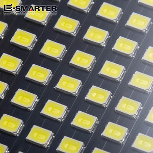 Les panneaux photovoltaïques de lampes imperméables économiseuses d'énergie extérieures ont mené le réverbère solaire intégré - Product Image 5