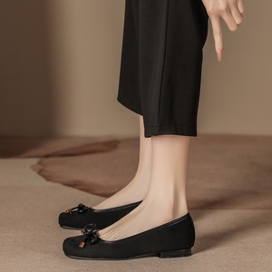 Nuevo diseño de zapatos planos de moda para mujer, zapatos de bailarina de suela blanda, zapatos de vestir informales para uso diario, logotipo personalizado para mujeres y damas - Product Image 6