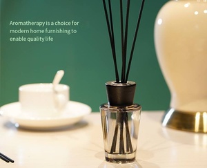 Meilleure vente <span class=keywords><strong>2022</strong></span> nouveau Design 100ml <span class=keywords><strong>d</strong></span>ésodorisant de maison diffuseur <span class=keywords><strong>d</strong></span>'arôme de parfum de roseau avec fleur en bois - Product Image 5