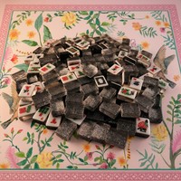 Mahjong américain de luxe moderne et complet avec tuiles en acrylique, sac assorti, tapis et support
