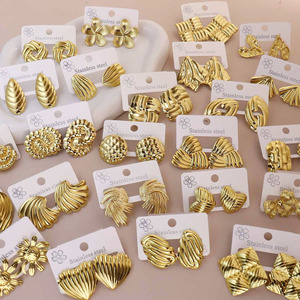 Orecchini di moda in metallo in acciaio inossidabile placcati oro non sbiadiscono orecchini di prezzo all'ingrosso per le donne - Product Image 1