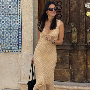 เดรสยาวทรงปลายหางปลา คอวี แขนกุด ผ้าตาข่าย แต่งลายจุด เอวธรรมชาติ เป็นมิตรกับสิ่งแวดล้อม สไตล์ลำลองสำหรับผู้หญิง เหมาะสำหรับฤดูร้อน - Product Image 4