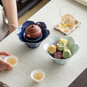 Support à théière en céramique Lotus, poterie Dehua, forme irrégulière, support Gaiwan pour thé Kung Fu, utilisation pour le thé de l'après-midi - Product Image 3
