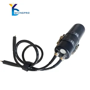 水肺潜水服使用EO电缆将E/O线与12 v电池组连接，以防止寒冷和温暖