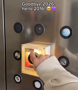 LOW MOQ Custom NFC CD Player Refrigerator Magnet with 9 CD for Home <b>Decoration</b> Night Light with Rotating Function Kpop Merch - Product Image 1