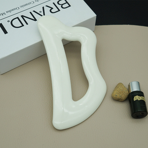 Tablero de cerámica Gua Sha con logotipo personalizado, terapia anticelulítica, herramienta de masaje para raspar para relajar los músculos del cuerpo - Product Image 3