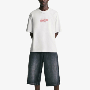 T-shirt in cotone bianco <span class=keywords><strong>con</strong></span> vistosa stampa grafica <span class=keywords><strong>con</strong></span> <span class=keywords><strong>cuore</strong></span> <span class=keywords><strong>rosso</strong></span> sul davanti e sul retro perfetta per fare una dichiarazione di stile - Product Image 5