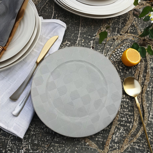 Assiette de présentation blanche classique écologique et portable pour intérieur/extérieur, accessoire de table de salle à manger style ferme, pour fêtes, en plastique - Product Image 3