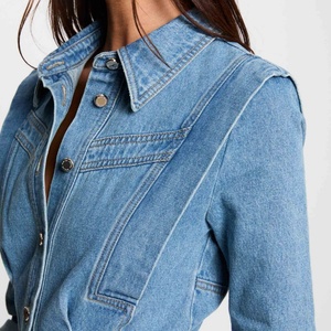 เดรสยีนส์สไตล์สตรีทแวร์ OEM ขายส่งแบบลำลอง ตกแต่งกระดุมพร้อมเข็มขัด ล้างสีแล้ว เดรสสั้นสำหรับผู้หญิง - Product Image 3