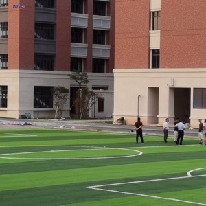 Gazon artificiel de football durable Campo De Futebol, résistant à l'usure, système de drainage, prêt à être expédié, distributeur pour terrains commerciaux - Product Image 3