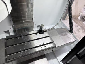 Fresadora Vertical de Tres Ejes VMC-215, Centro de Mecanizado de Sobremesa, Control DELEM, 220V, Motor Automático, Alta Precisión - Product Image 2