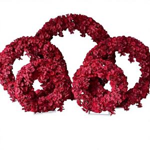 ซุ้มดอกกุหลาบแดงผ้าไหมประดิษฐ์เรียบเนียน ตกแต่งรูปหัวใจสำหรับงานแต่งงาน ปรับแต่งขนาดได้สำหรับงานแต่งงานและคริสต์มาส - Product Image 1