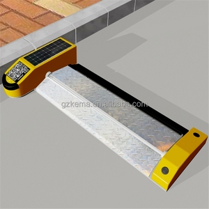 Barrière de stationnement solaire avec système de verrouillage et machine de paiement - Product Image 3