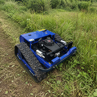 Tondeuse robot industrielle avec coupe de 550 mm, moteur à essence de 224 cm³ et réglage de hauteur à distance pour herbe haute et sèche