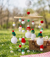 Jouet musical en bois de Noël pour bébé, clochettes de lit apaisantes, suspendu à la poussette, avec père Noël et hochets, mobile musical pour bébé