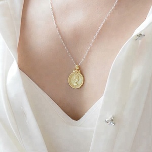 925 joyas de plata esterlina chapado en oro de 14K Espana suerte seis peniques Elizabeth moneda Vintage collares para mujeres - Product Image 2