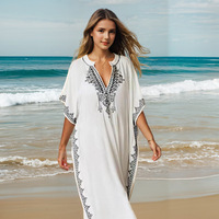 Robe longue ample brodée style rétro européen et américain pour femme, idéale pour les vacances à la plage