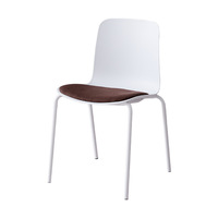 Chaise de salle à manger ergonomique en plastique PP courbé, empilable, gain de place, livraison rapide, idéale pour les hôpitaux et les cafés