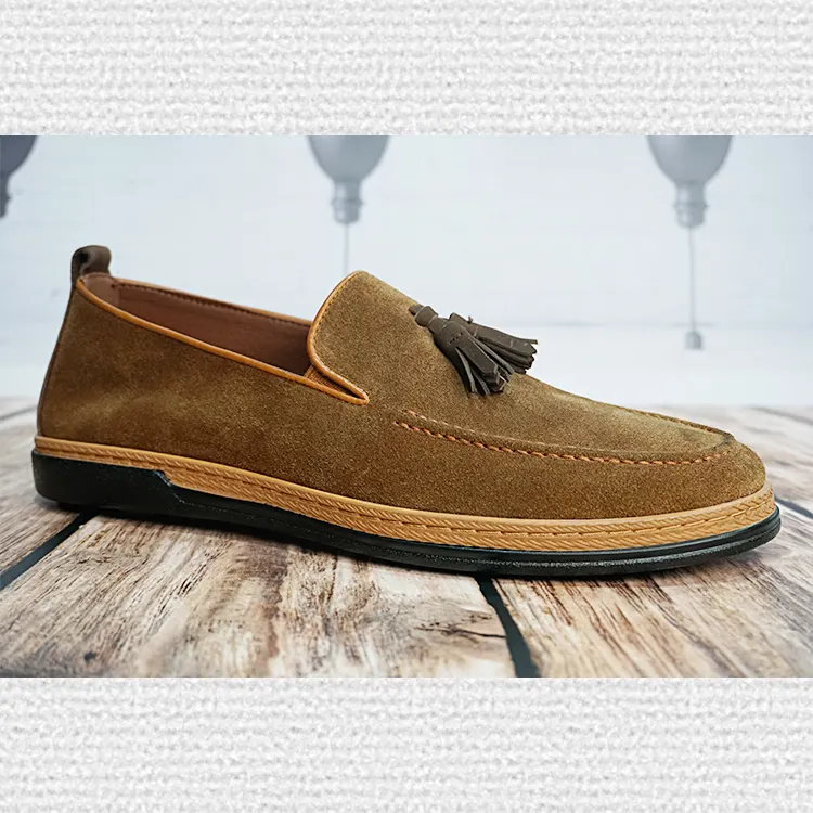 Fabbrica personalizzata popolare altre scarpe alla moda da uomo in pelle scamosciata con ciondolo nappa scarpe casual scarpe casual in pelle