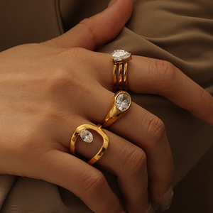 Anillo Geométrico de Acero Inoxidable con Zirconia, Chapado en Oro de 18K, Antideslustre, Joyería Clásica, Sencilla, Moderna y Elegante, Certificado AIGS - Product Image 6