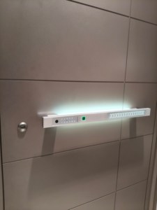 Puerta Batiente de Aluminio Impermeable de Diseño Moderno con Moldura Metálica Contemporánea para Dormitorio, Sala de Estar, <span class=keywords><strong>Hotel</strong></span>, Apartamento, Interior, Insonorizada - Product Image 4