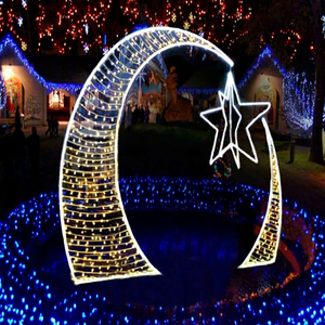 Grande sculpture LED en forme de croissant de lune et d'étoile pour le Ramadan, crée un repère festif pour les places de ville, les centres de villégiature et les événements de l'Aïd - Product Image 1