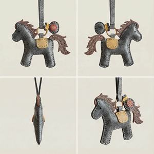 พวงกุญแจ<span class=keywords><strong>หนัง</strong></span>แท้ประดับโลหะรูปม้าสุดหรู - Product Image 3