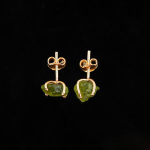 Pendientes de Cristal de Peridoto Natural, Engaste de Garra con Piedra en Bruto, Forma Irregular Verde, Unisex, para Uso Diario - Product Image 3