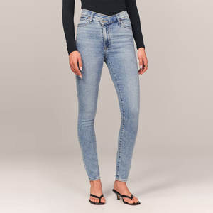 Pantalones ajustados de cintura alta de color liso al por mayor, pantalones vaqueros elásticos personalizados para mujer, pantalones vaqueros elásticos de cintura alta y ajuste relajado - Product Image 4