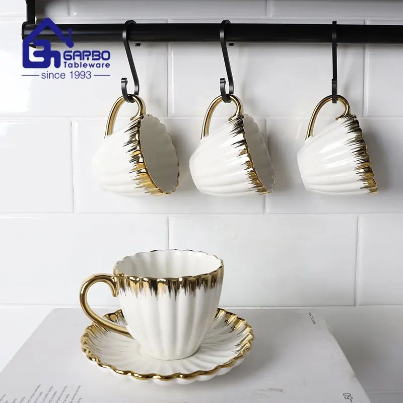 Set di 12 pezzi di lusso tazza di porcellana bianca e piatto da dessert personalizzato tazza di alta gamma in ceramica e stoviglie in ceramica per il mercato europeo
