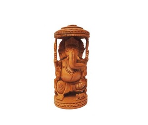 Sculpture artisanale en bois de Ganesha, décoration traditionnelle sculptée pour la maison, ornement de table d'intérieur, pièce d'art pour le salon - Product Image 1