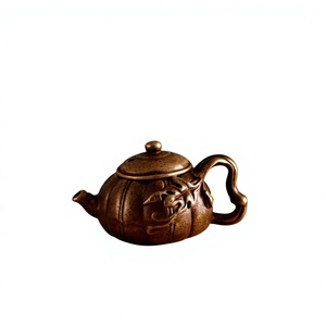 Théière traditionnelle chinoise en métal avec couvercle et poignée, pot à eau miniature décoratif - Product Image 6