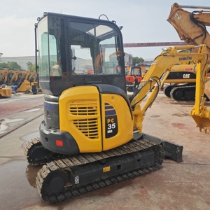 Mini-excavatrice sur chenilles Komatsu d'occasion, modèle 2022, avec moteur et roulements en excellent état - Product Image 3