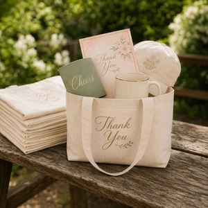 Set de Regalo Personalizado para Invitados de Boda: Bolso Tote Beige, Taza de Cerámica, Gorra de Béisbol, Tarjeta de Felicitación y Enfriador de Latas, Paquete de Bienvenida Nupcial - Product Image 2