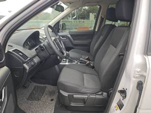 <span class=keywords><strong>Land</strong></span> <span class=keywords><strong>Rover</strong></span> Freelander 2 d'occasion 2012 2013 2014 2.2T SD4 SE SUV Turbo Cuir Foncé R17 Automatique Toit ouvrant Caméra arrière - Product Image 4